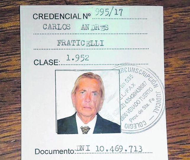 Papeles al día. La credencial otorgada a Fraticelli el 23 de febrero pasado.