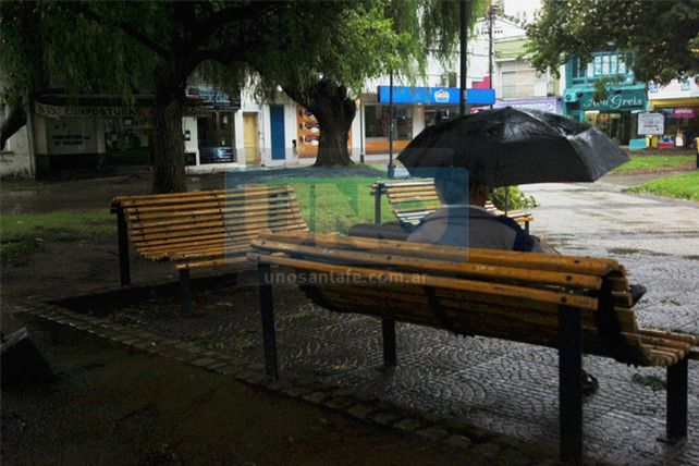 Continúa el alerta meteorológico y llueve en forma intermitente