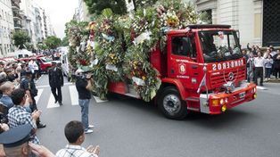 Emotivo adiós a los bomberos y rescatistas muertos en la tragedia de Barracas