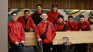 Newells viajó a México desde Ezeiza, pero uno de sus futbolistas debió regresar a Rosario.