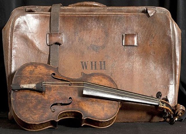 Subastarán el violín de la orquesta del Titanic
