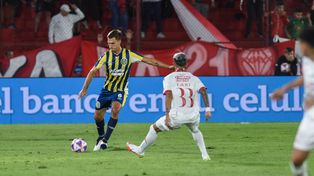 Lo hecho ante Huracán pone a Komar para ser titular.
