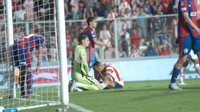 Unión erró todo ante San Lorenzo, sumó un empate con sabor a castigo y no hace pie en el torneo