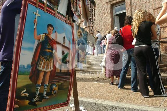 Los santafesinos veneran a San Expedito en sus fiestas patronales