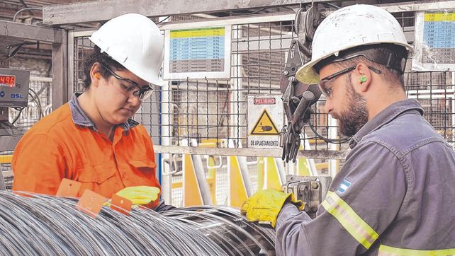 Schteingart: El empleo industrial en la provincia pelea el nivel del 2015