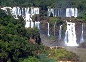 Las Cataratas del Iguaz&uacute; est&aacute;n casi secas y preocupa la situaci&oacute;n