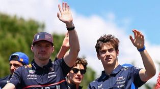 Los pilotos de la Fórmula 1 firman multimillonarios contratos con sus respectivas escuderías.