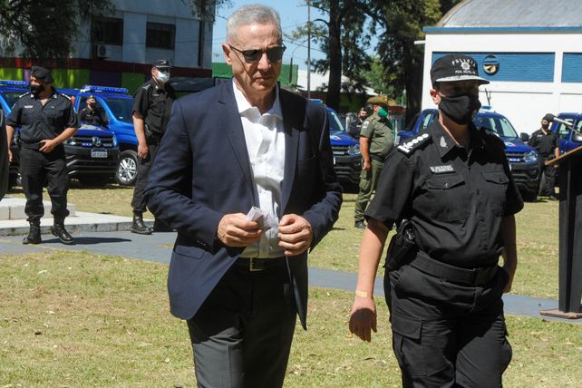 Marcelo Sain es objeto de una investigación por una compra de armas para la policía.