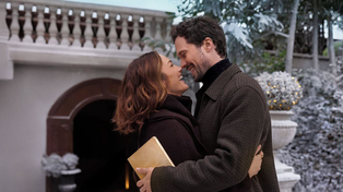 Una película de romance, festividades y burbujas la rompe en Netflix