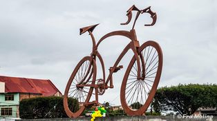 La bicicleta tiene su monumento en la ciudad de Canelones