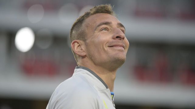 La sonrisa de Marco en la antesala de partido. El público le rinde tributo en cada presentación.