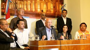 El gobernador aseguró que el Salado “no es amenaza”