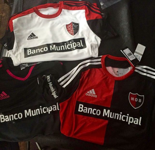 Newells tiene un nuevo sponsor en la camiseta: el Banco Municipal de Rosario. &nbsp;