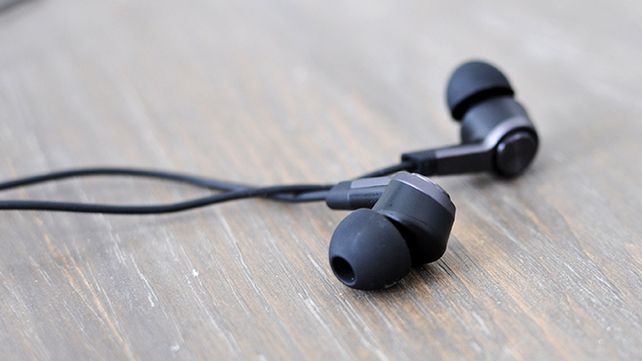 La forma correcta de usar los auriculares