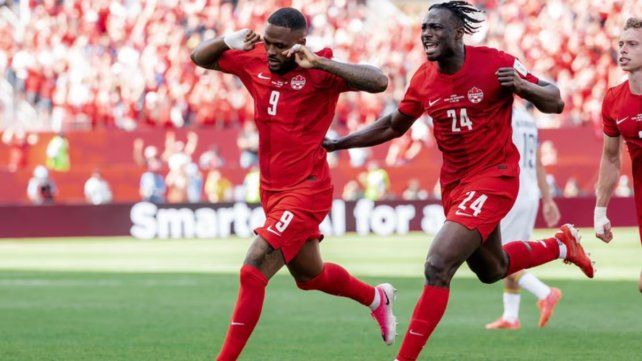 Canadá rescató un empate histórico ante Bosnia en Toronto