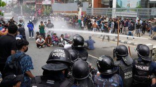 Tensión y ruinas en una Nepal militarizada después del caos