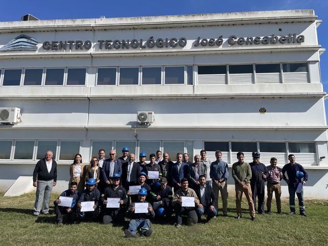 Los soldadores del Astillero Punta Alvear se capacitaron en el Centro Tecnológico José Censabella.