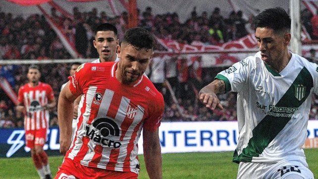 Instiuto igualó ante el Taladro.