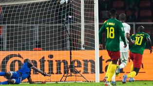 Camerún y Gambia ganaron y están en cuartos de la Copa Africana de Naciones