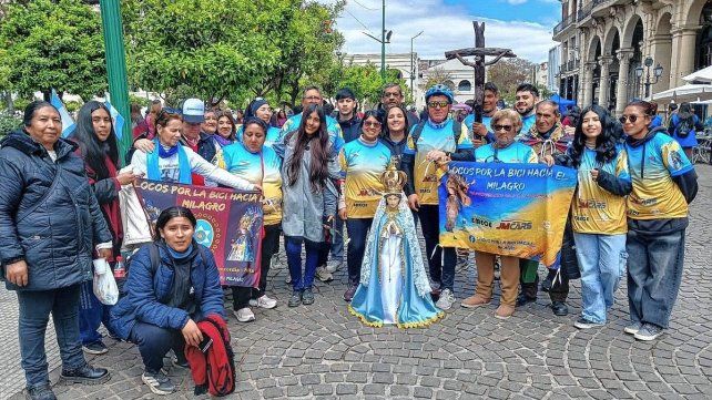 Los tres peregrinos hicieron su arribo este lunes a la Virgen del Milagro.