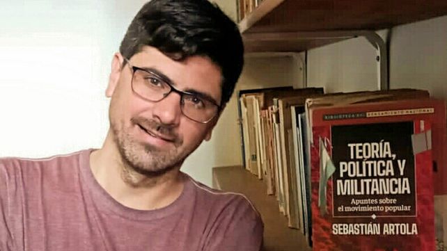 Artola presenta Teoría, política y militancia, apuntes para el movimiento popular