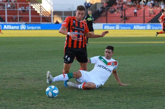 Vélez venció a Patronato en Paraná y le dio una gran mano a Colón