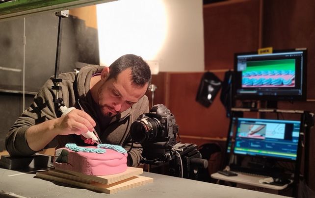 Pollitos en fuga: talento argentino en  un tanque de Netflix
