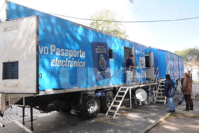 El camión que entrega los DNI atenderá frente al Palacio Municipal