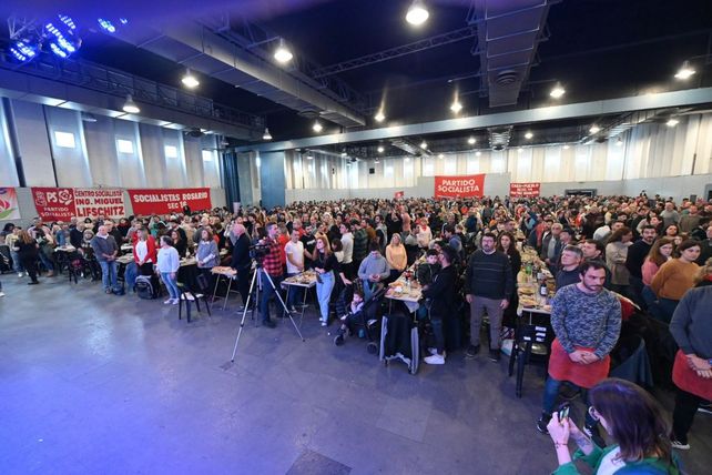 El Partido Socialista celebró el Día de la Independencia con un multitudinario locro.&nbsp;