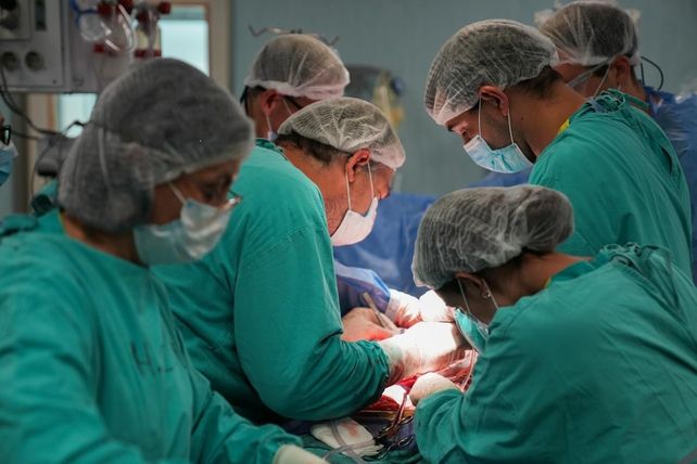 Los equipos médicos trabajan en forma interdisciplinaria en Rosario.
