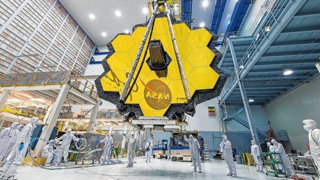 Espejo del telescopio espacial James Webb (NASA/Desiree Stover) Espejo del telescopio espacial James Webb (NASA/Desiree Stover)