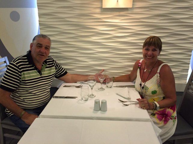 La pareja rosarina que buscaban en Saint Martin se pudo comunicar con su familia.