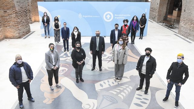 El presidente Alberto Fernández encabezó el acto donde se hizo la presentación del DNI no binario.