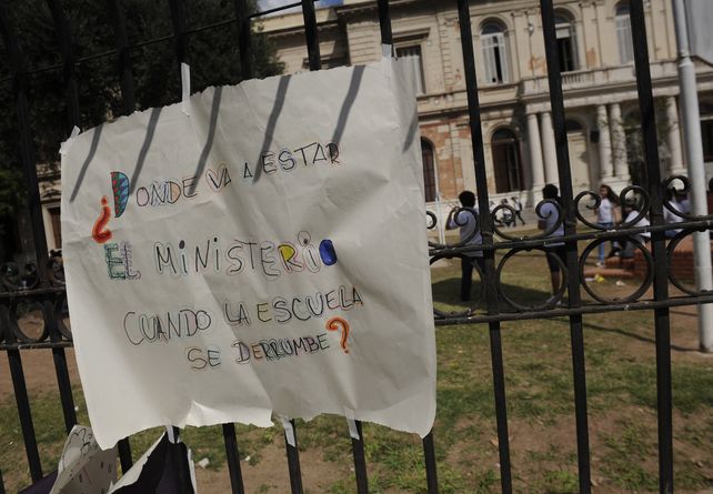 Los reclamos por mejoras de las condiciones edilicias en las escuelas públicas vienen siendo una constante.