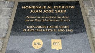 La ciudad homenajeó a Juan José Saer