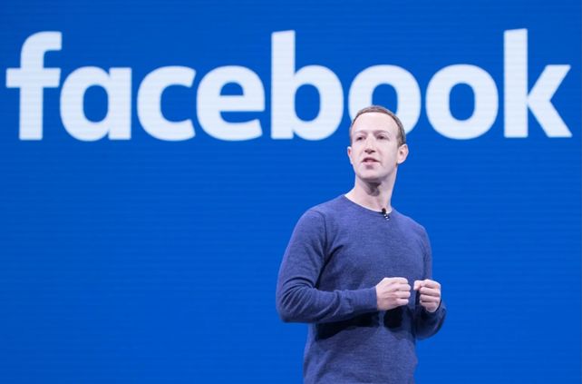 Facebook, la red social que cambió el planeta digital, fue creada por Mark Zukerberg el 4 de febrero de 2004. 