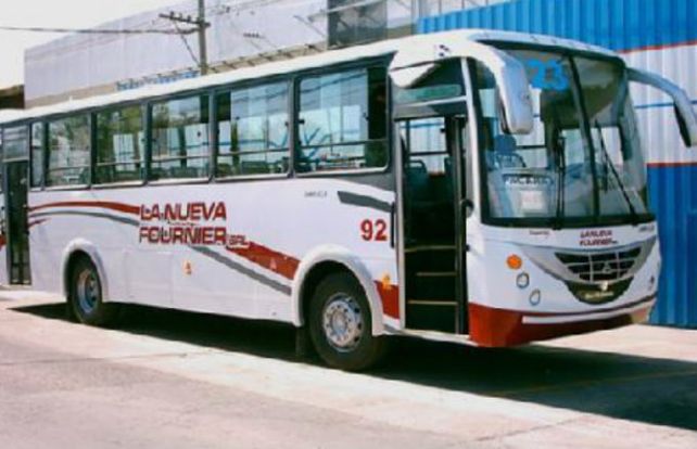 Corrió el colectivo, lo alcanzó, se sentó y murió
