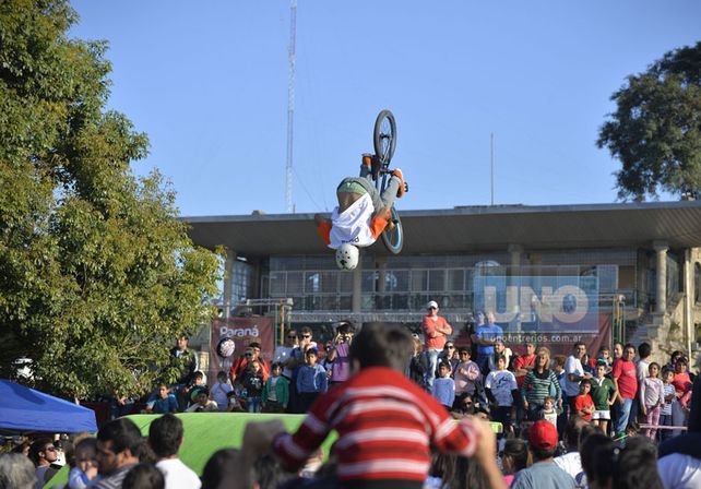 Vuelven a volar en el exhipópdromo