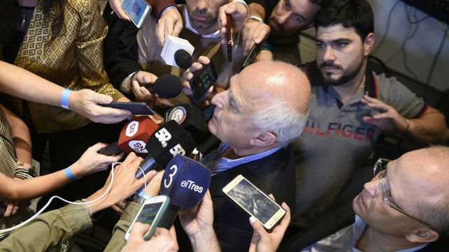 El gobernador Miguel Lifschitz dio a conocer las mesas testigo del socialismo junto a Luis Contigiani.&nbsp;