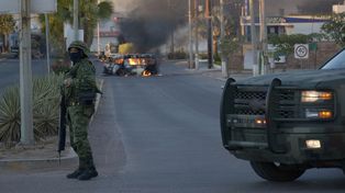 Batalla urbana. El jueves, ante el arresto de Ovidio Guzmán, sus hombres arrasaron la ciudad de Culiacán. Hubo 30 muertos.