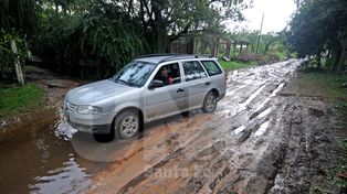 Las calles de la costa aún están intransitables para los vecinos