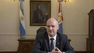 Henn dijo que denunciará penalmente a la firma Coto por lo daños en la Legislatura