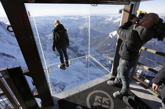 Inauguraron Chamonix Skywalk: mirá cómo es flotar seguro en los Alpes a 3.800 metros