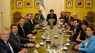 Javier Milei se reunió con diputados radicales.