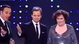 Internan a Susan Boyle tras segundo puesto en concurso de TV