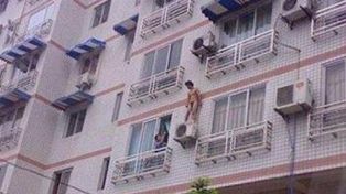 Amante que huye sirve para otro romance aunque su foto recorra la web