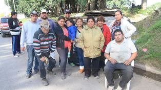 Sin techo. La familia cuida lo poco que les queda: cosas con más valor afectivo que material.&nbsp;