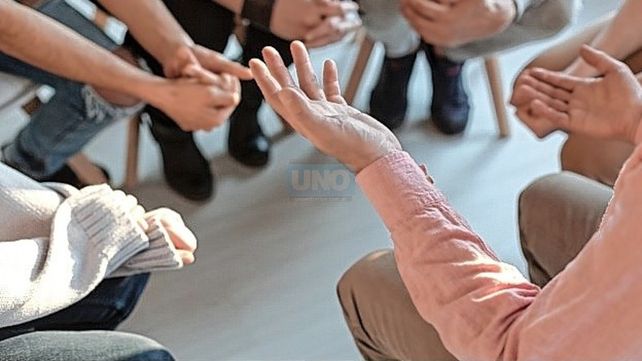 Equipo. Los cuidados paliativos Incluyen prevención y alivio del sufrimiento mediante la identificación temprana