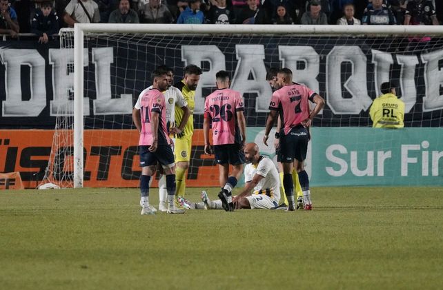 Quintana se lesionó en Mendoza y no pudo continuar. La zaga central será nueva ante San Lorenzo.