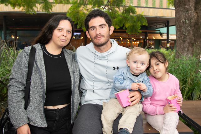 Paula Coronado, Franco y Marco Palermo y Emma Rial